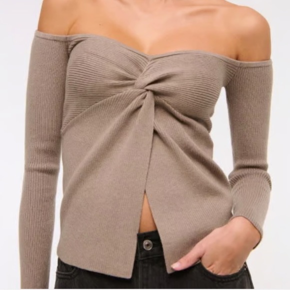 Abercrombie & Fitch Off-The-Shoulder Twist Sweater Top Size Large in Tan - Picture 1 of 4